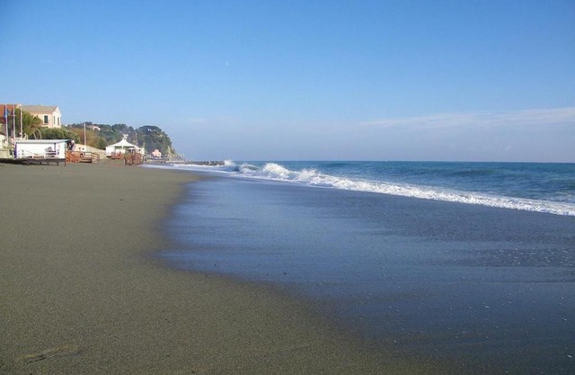 A due passi dal mare appartamento con giardino