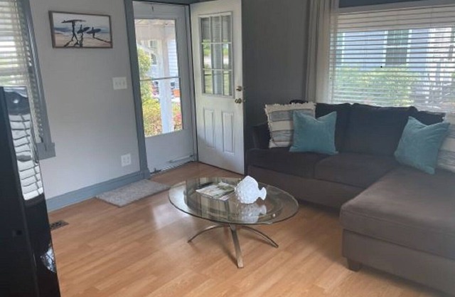 A few steps to the sandy white beach in Myrtle Beach