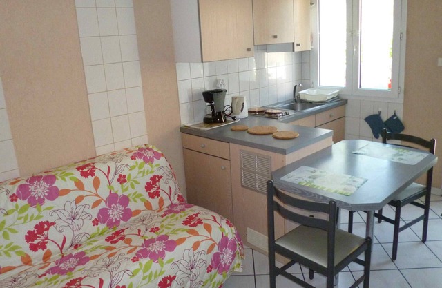 A furnished 2 persons with Terrace quiet area