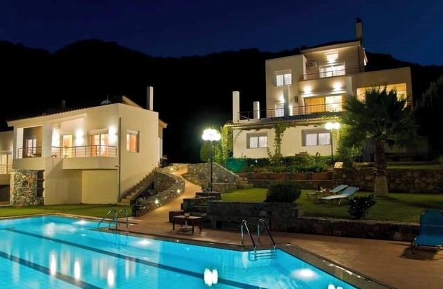 Agnanti Agia Pelagia, amazing view, private pool, perfect for families - groups