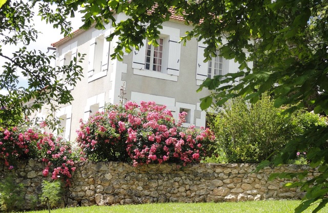 A haven of peace, surrounded by magnificent parkland, in the heart of Périgord
