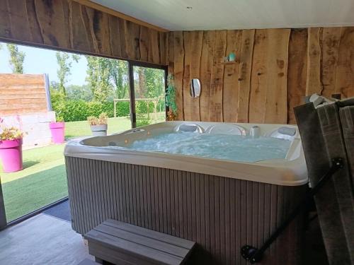 A La Mémoire de Merlin " Gîte La Table Ronde "