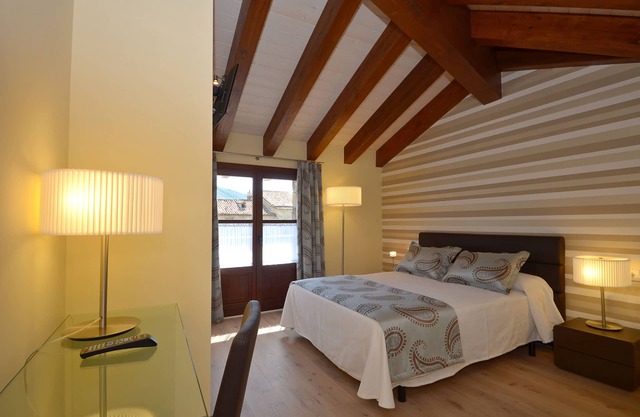 A little gem in old square of Ainsa-Palacete A