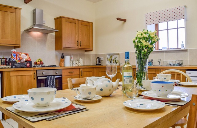A lovely spacious holiday home surrounded by lakes and countryside, a real getaway from it all.