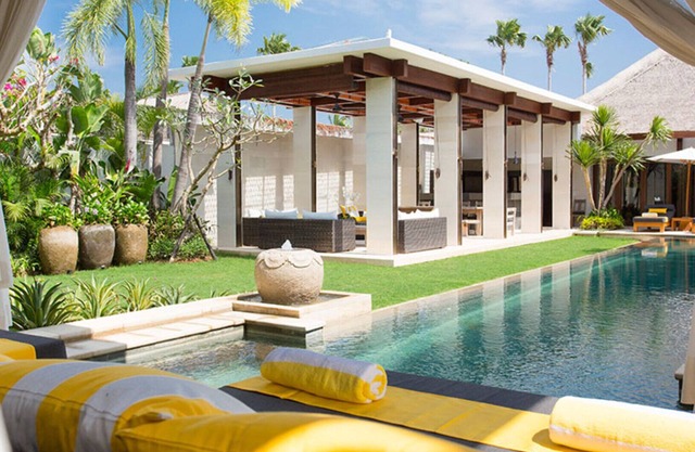 A Luxurious Oasis Steps from the Shore - Bali Villa 1008