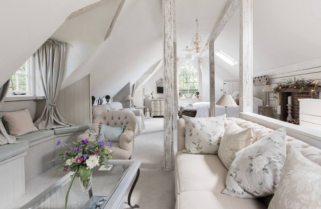 A magical and romantic getaway near Windsor Castle and beside Windsor Great Park