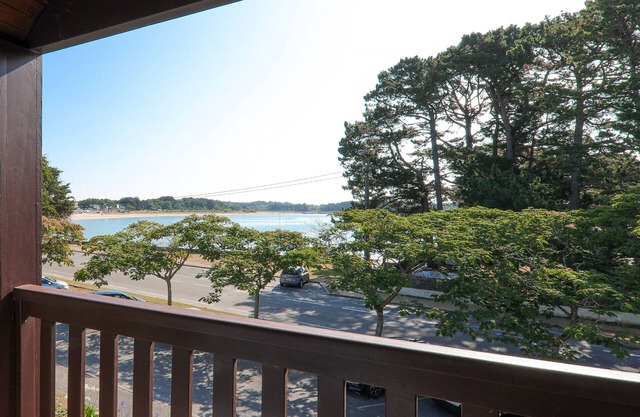 A peaceful stay with sea views in Carnac for 3