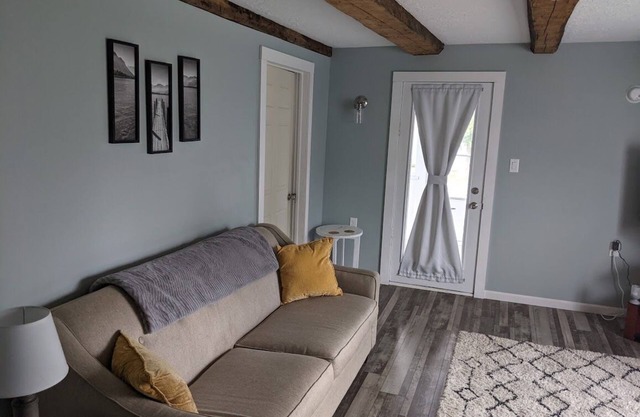 A quaint stay in wine country!