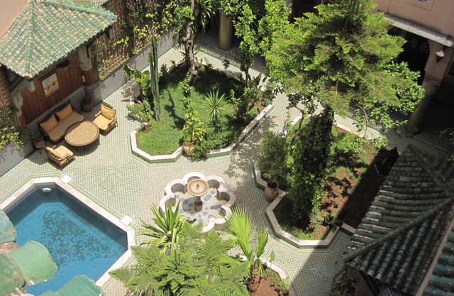 A real Riad with a patio and garden.