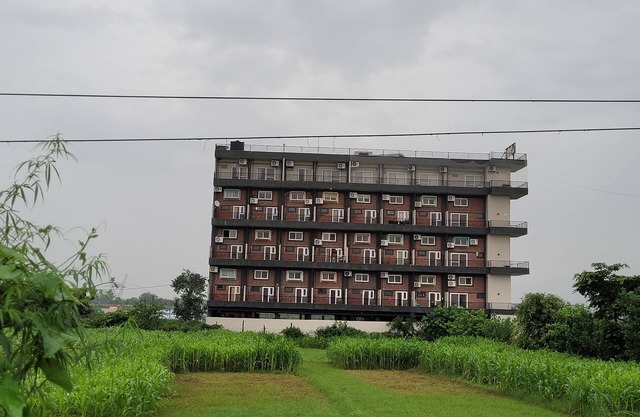 A Serene Homestay With River and Mountains View