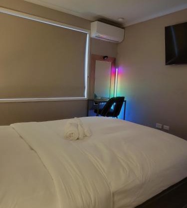 A slice of Melbourne! Room 1