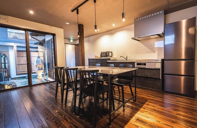 A spacious space for renting a building with a war/Matsue Shimane