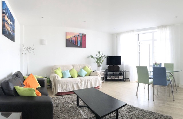 A Stone's throw from the beach luxury 2-bed apartment