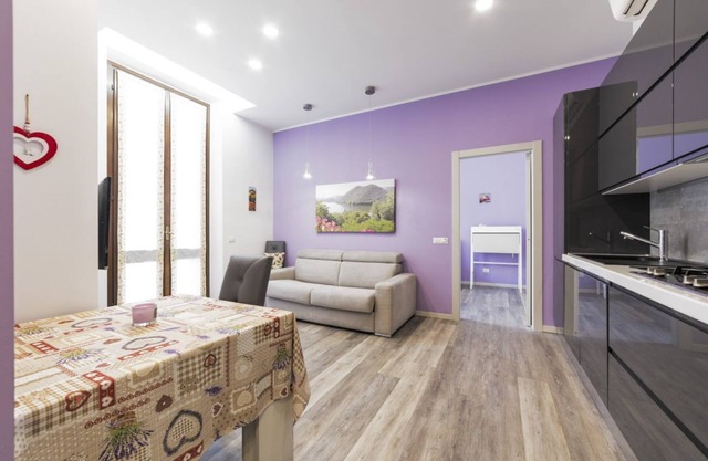 A stone's throw from Florence square Lovely Apartment