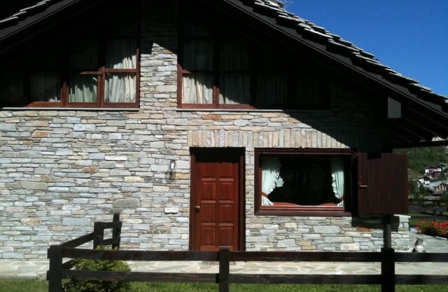 A super confortable flat on the slopes ideal for yours winters holidays