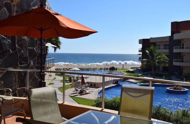 A tropical 2 bedroom 2 bathroom resort on the stunning Playa de Coco beach