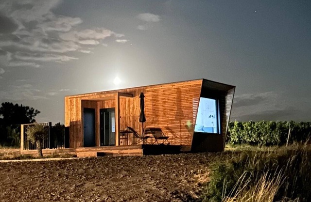A unique & tranquil vineyard cabin nestled amongst the vines