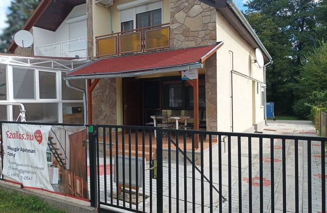 A whole holiday house with a garden in Fonyód for 2-10 persons