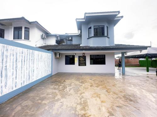A01 Fancy Light Garden Homestay
