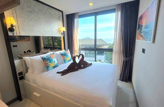 A303-Partial Seaview plus Pool view 1BR 300m Walk To Ao Nang Beach