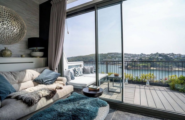 Absolute Luxury and Calm in Marners Rock No 3 With Superb Sea Views