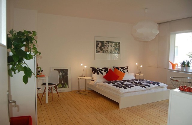 Accommodation in the center, top location for up to 4 people