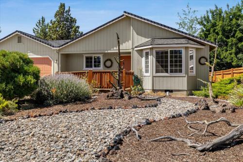 ADA Accessible - Pet-Friendly- 3BDR