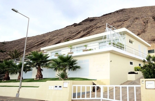 Adeles Vila - Modern House with pool and great view of Atlantic Ocean
