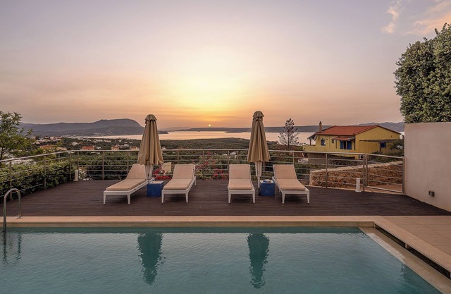 Adeste Villas "Armi" - Chic, Seaview & Heated*Pool