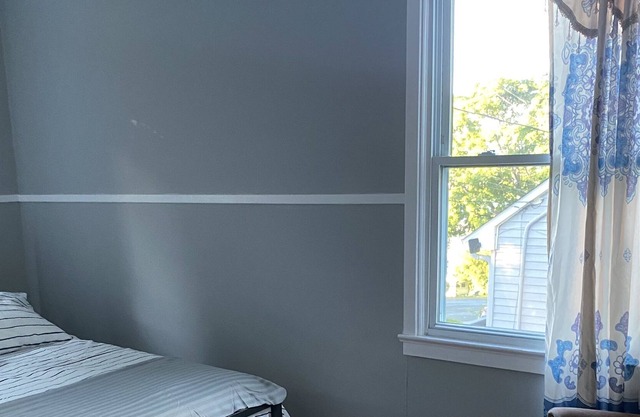 Adorable 2 bedroom apartment in North end Halifax