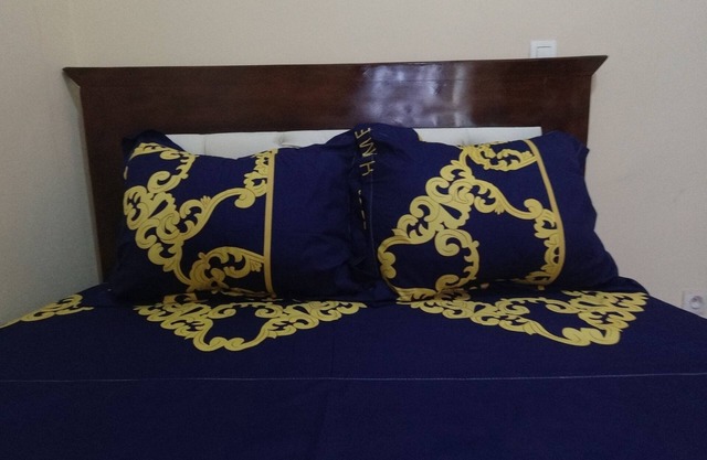 Adorable one bedroom apartment! Welcome to Royal Guest House .strategic location