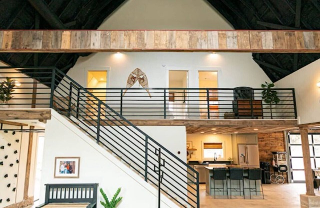 Adventure Barn-On HGTV "Fixer to Fab"-Access MTB