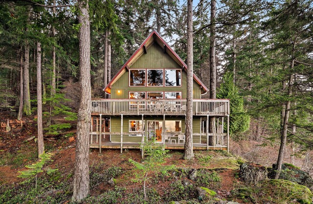Adventure cabin on the water, perfect for wildlife viewing
