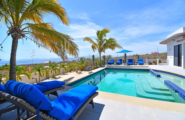 Adventure Ready Villa Rasta for 8, with paddle boards & snorkel sets.