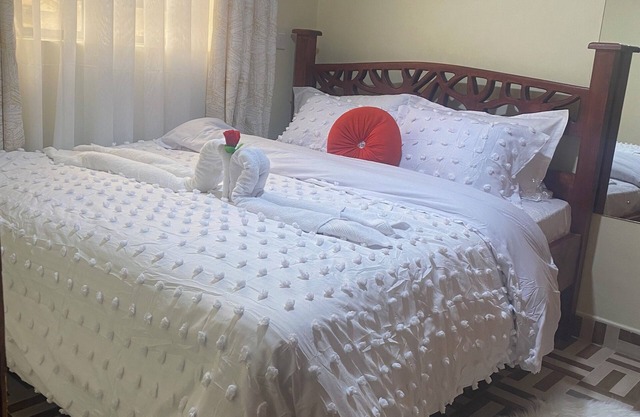 Affordable clean and cozy Airbnb it’s located near the road and feels like home.