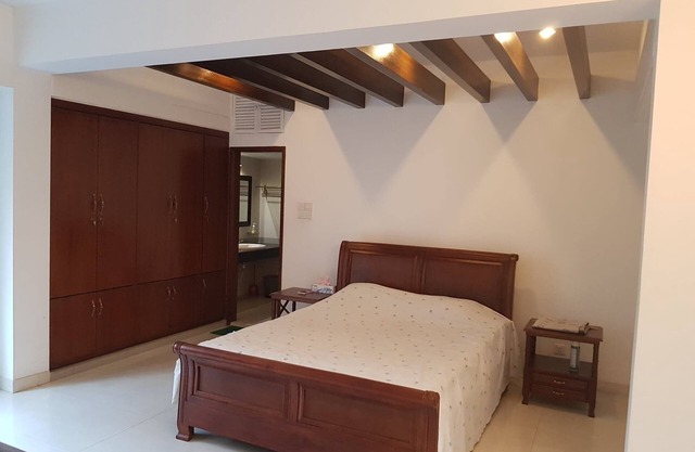 Affordable Luxurious Queen Bed@ Gulshan 2