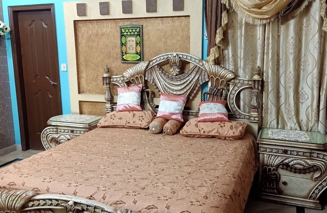 Affordable small family stay in Lahore