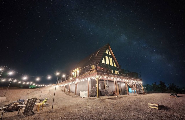 Aframe Escape|Mtn&Lake Views|Spa|GameRoomlTheatre|Stargazing|Basecamp