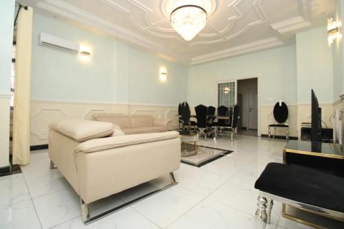 Afriqpnb RAP Studio 102 avec Piscine