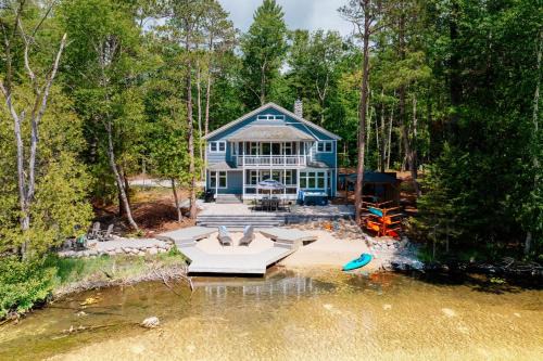 After Dune Delight, 5BR Home Near River