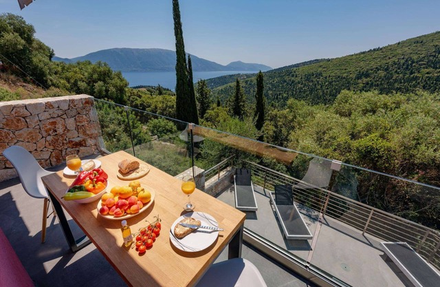 Agata - Two Bedroom Villa, Sleeps 4