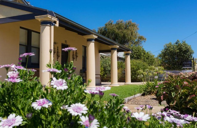 Agnes Cottage Bed & Breakfast