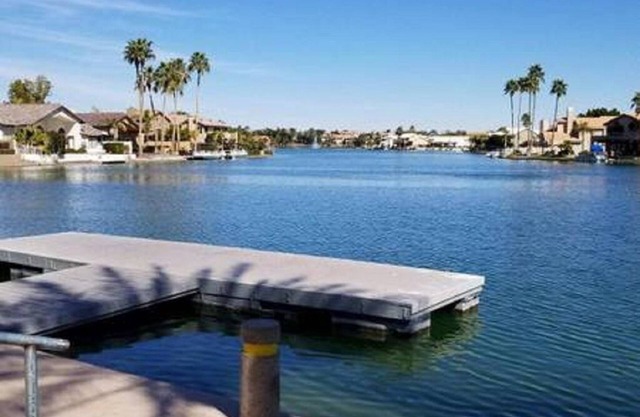 Ahwatukee Gem in quiet Cul-de-sac w/heated pool