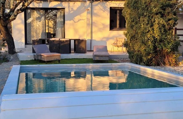 Air-conditioned 3-bedroom Villa Louise with private pool & garden in the heart of Ruoms