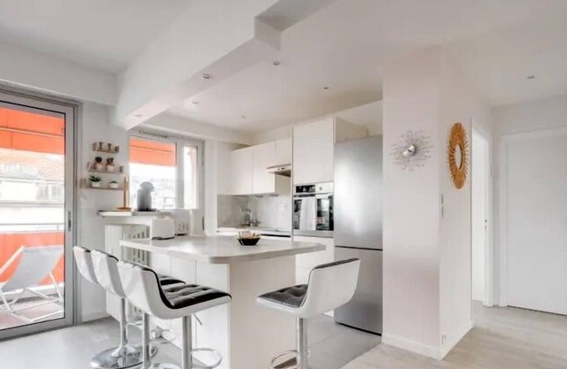Air-conditioned apartment in the Libération district