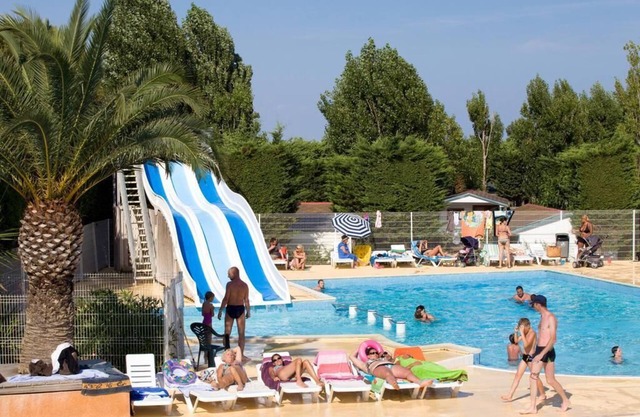Air-conditioned Mobile home - TV - 3 rooms near the Mediterranean Sea