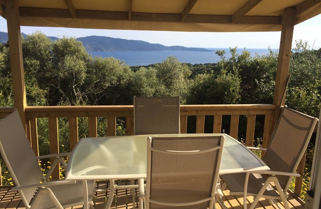 Air-conditioned mobile home facing the Gulf of Valinco 10 minutes from the beach