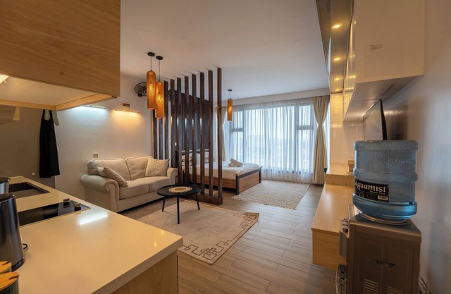 Air Conditioned Modern Sundown Studio At Avana