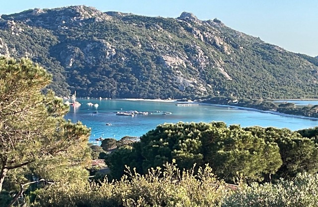 air-conditioned villa, WiFi, terrace panoramic view over the bay of santa guilia