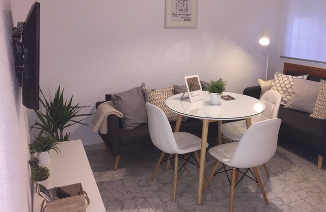 Air conditioning, Wifi, close to the mosque and cathedral